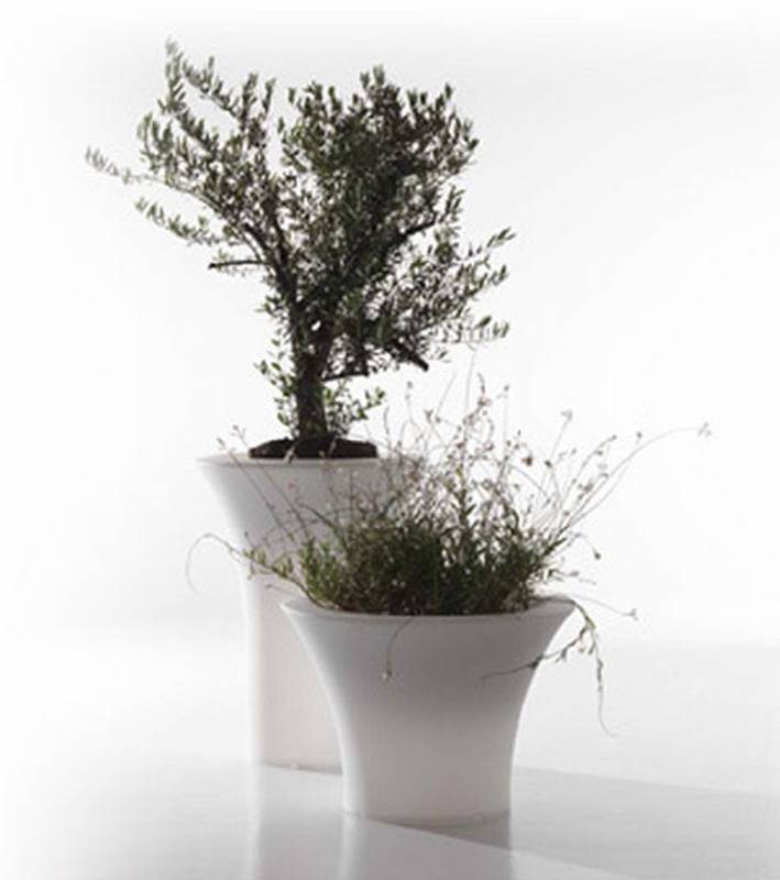 Floris & Loris from Sintesi designed by Adriano Tolomei.