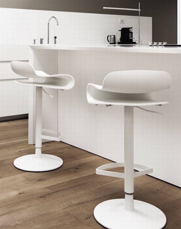 BCN Height Adjustable from Kristalia.