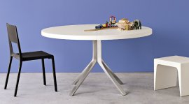 Oops Lacquered Dining Table by Kristalia