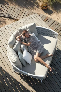 Cascade Daybed by Manutti