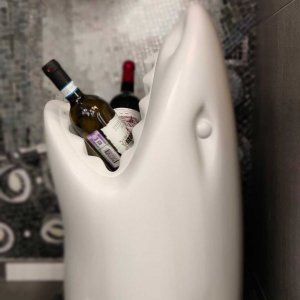 Killer Bottle Holder Accessory by Qeeboo