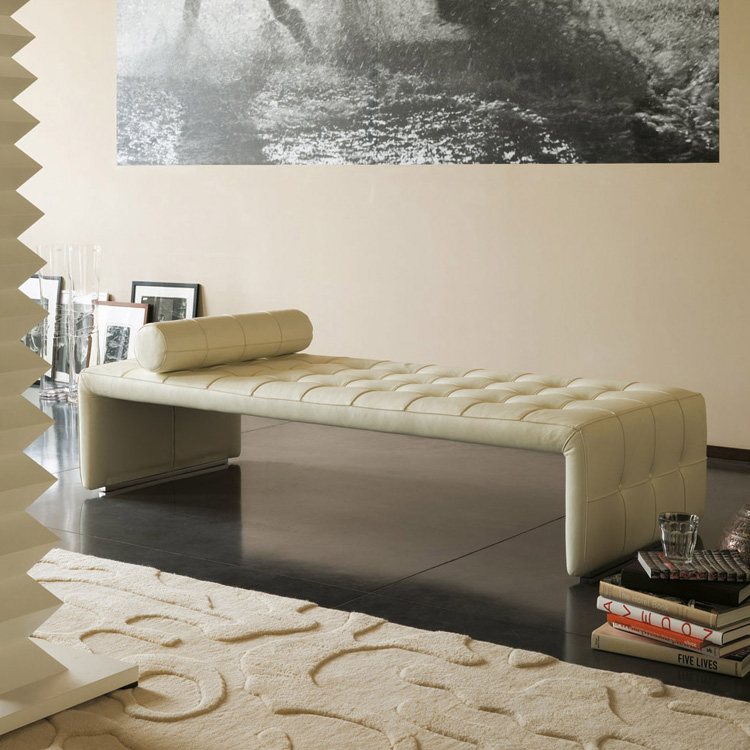 Scarlett 72 lounge chair from Porada, designed by Gino Carollo