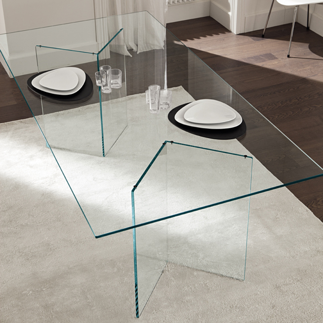 Bacco dining table from Tonelli, designed by M.U.