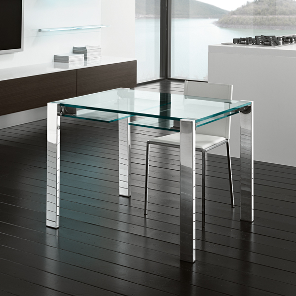Livingstone dining table from Tonelli, designed by Giulio Mancini
