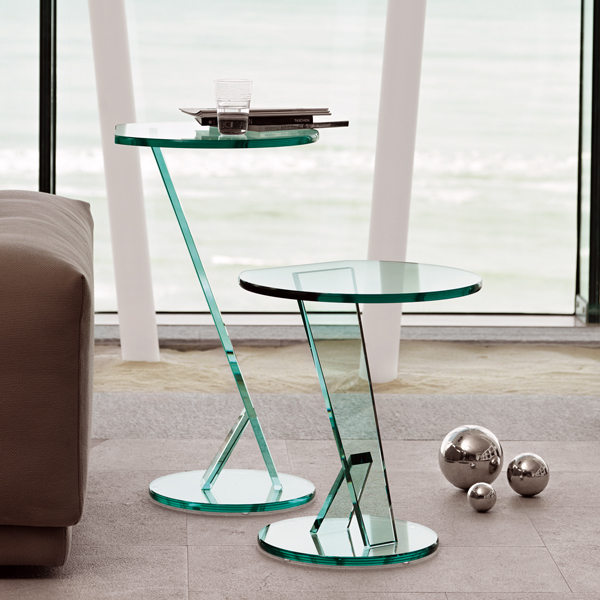 Nicchio end table from Tonelli, designed by M.U.