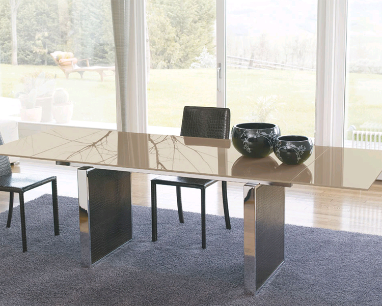Sun dining table from Ivano Antonello Italia, designed by Gino Carollo