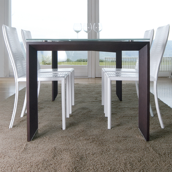 Liko dining table from Ivano Antonello Italia, designed by Gino Carollo