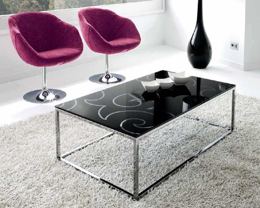 Linear coffee table from Unico Italia