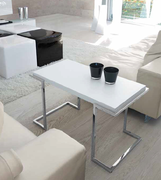 Service XL end table from Unico Italia