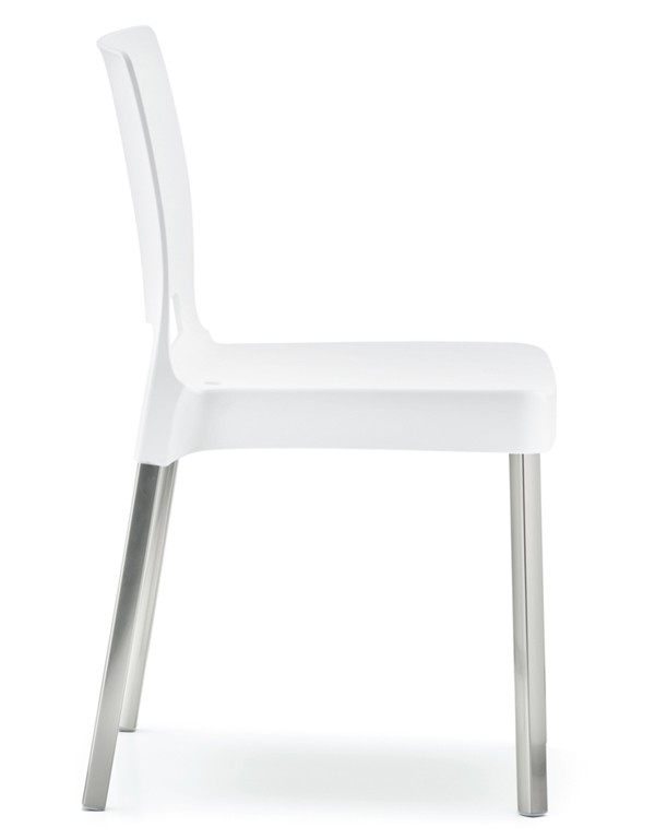 Joi 870 chair from Pedrali, designed by Dondoli and Pocci