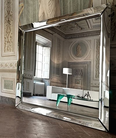 Caadre mirror from Fiam, designed by Philippe Starck