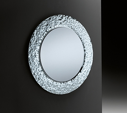 Venus mirror from Fiam, designed by Vittorio Livi