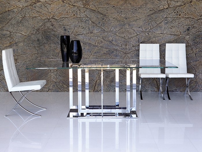 Trilogy dining table from Steelline