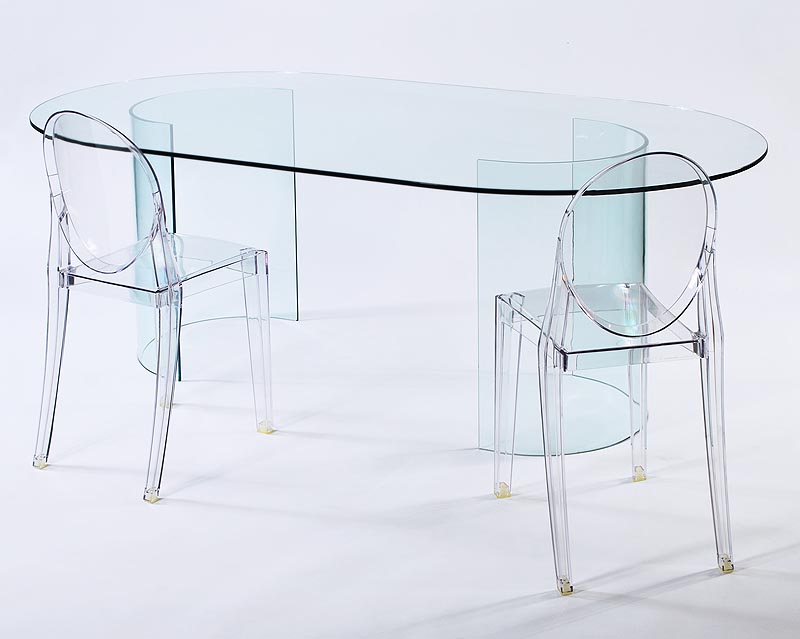Carosello Oval dining table from Viva Modern