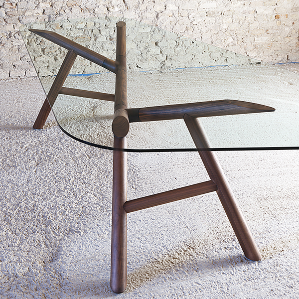 Otto dining table from Miniforms, designed by Paolo Cappello