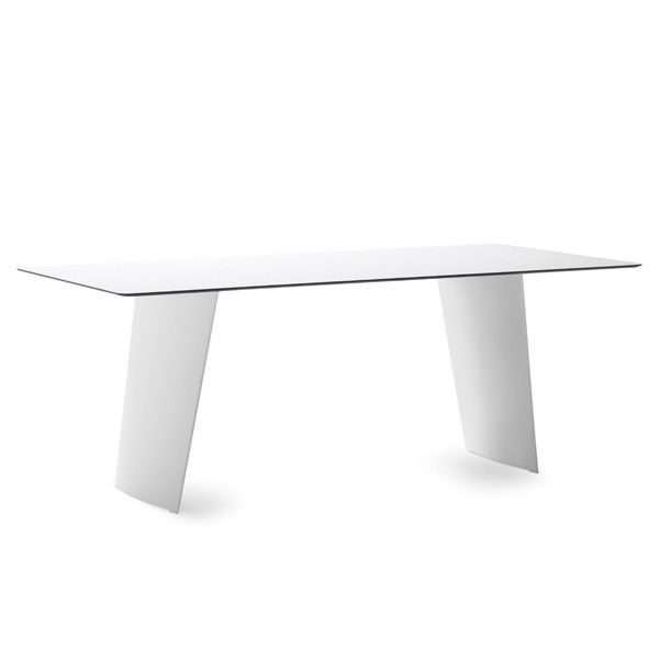 Stone dining table from DomItalia