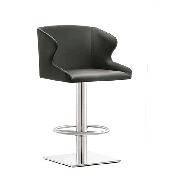 Leila Stool 687 from Pedrali, designed by Manzoni e Tapinassi