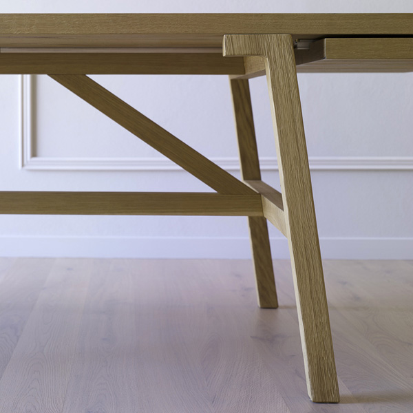 Frattino dining table from Miniforms