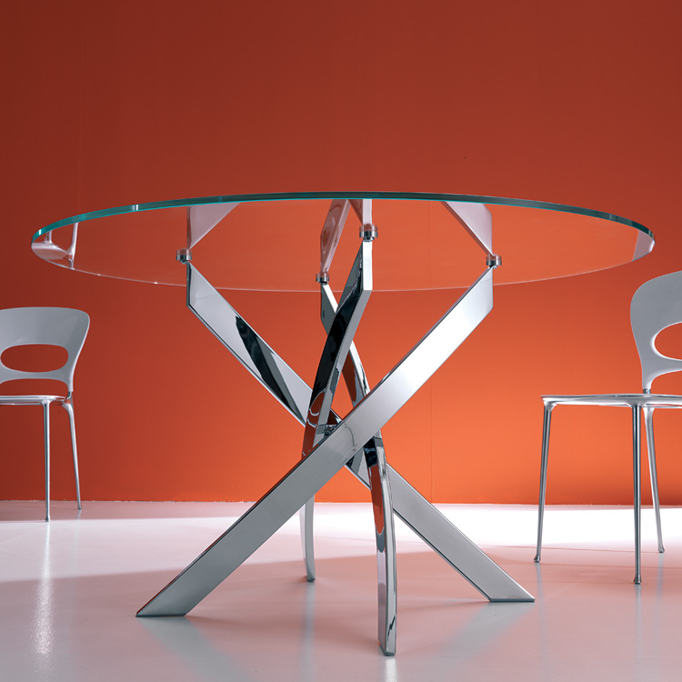 Barone  dining table from Bontempi, designed by Dondoli and Pocci