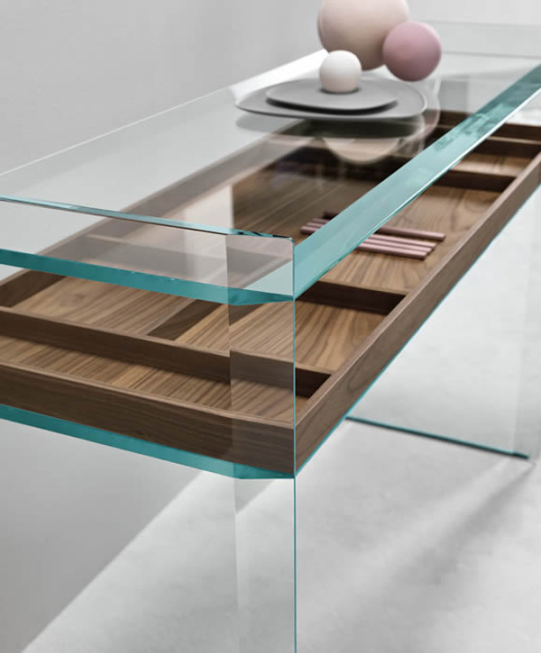 Quiller Consolle console table from Tonelli, designed by Uto Balmoral