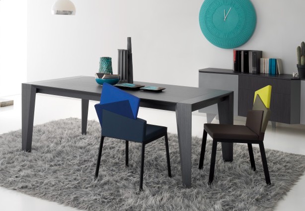 Plus dining table from Compar