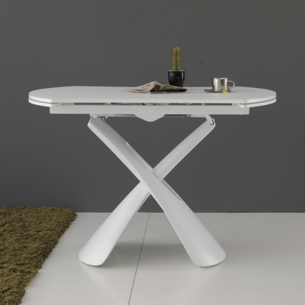 Paris dining table from Compar