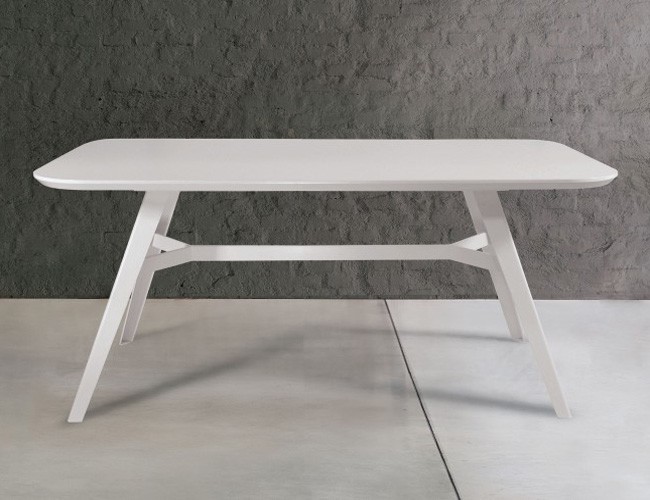 Aky Met X dining table from Trabaldo