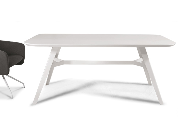 Aky Met X dining table from Trabaldo