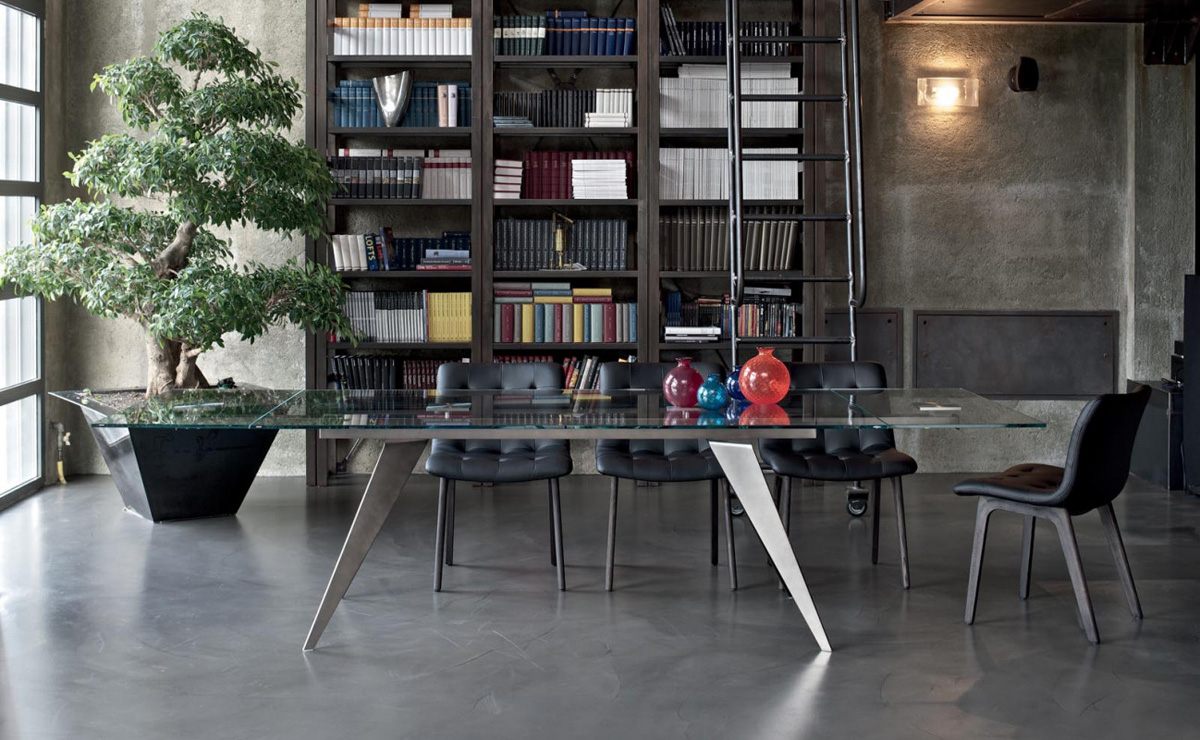 Ramos dining table from Bontempi, designed by Maurizio Varsi