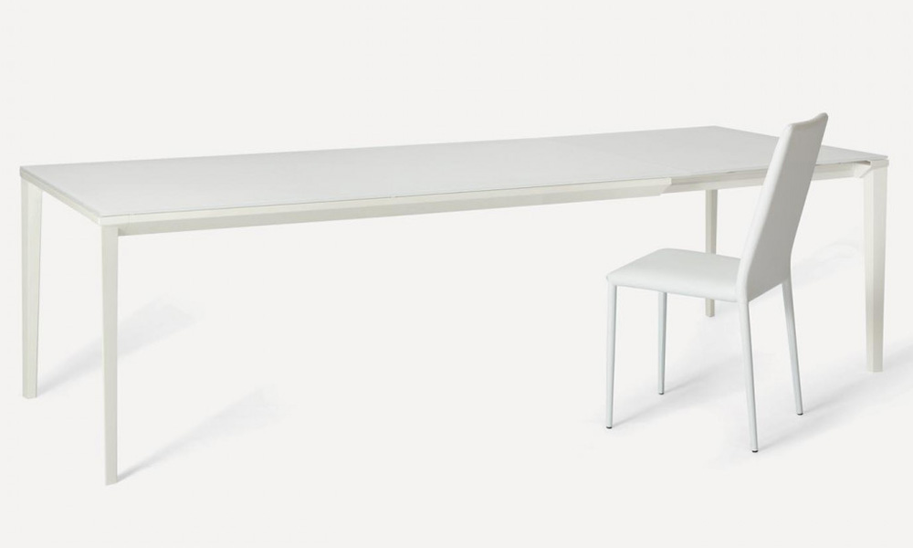 Echo dining table from Bontempi, designed by  R&D Bontempi Casa