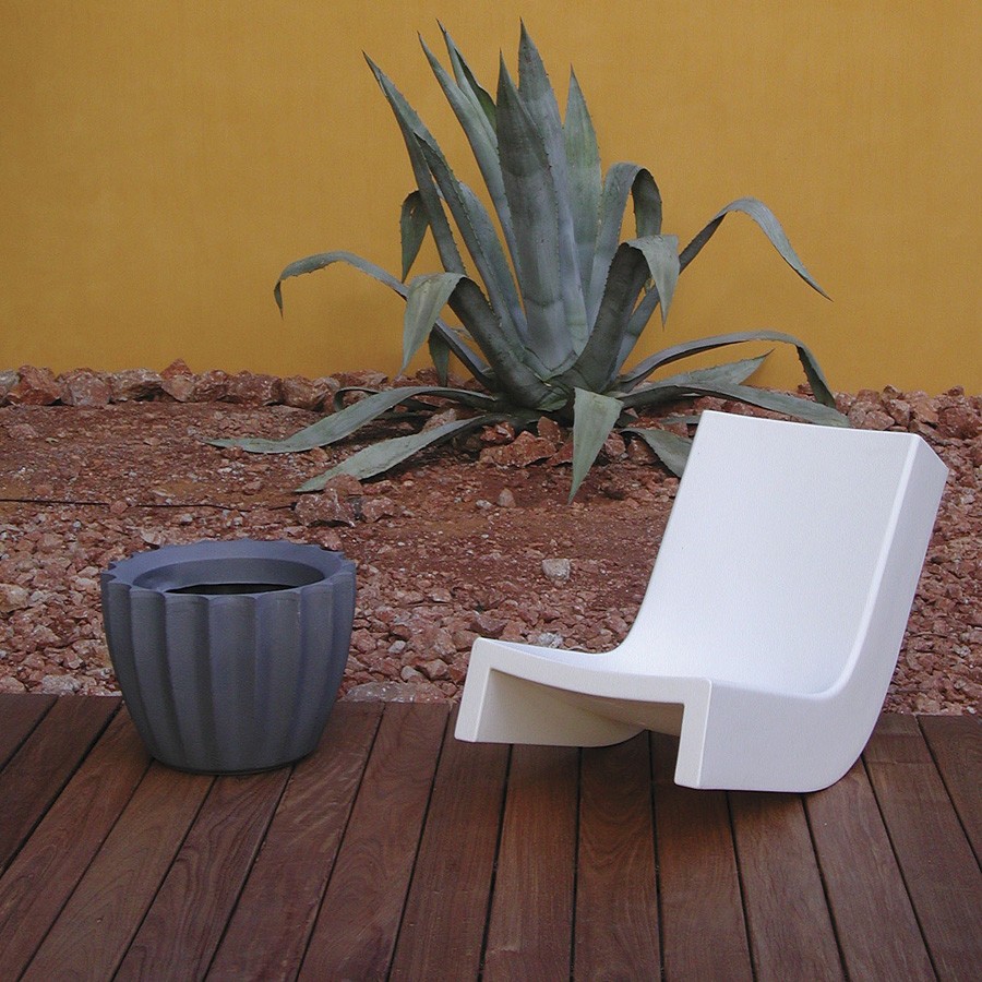 Twist lounge chair from Slide