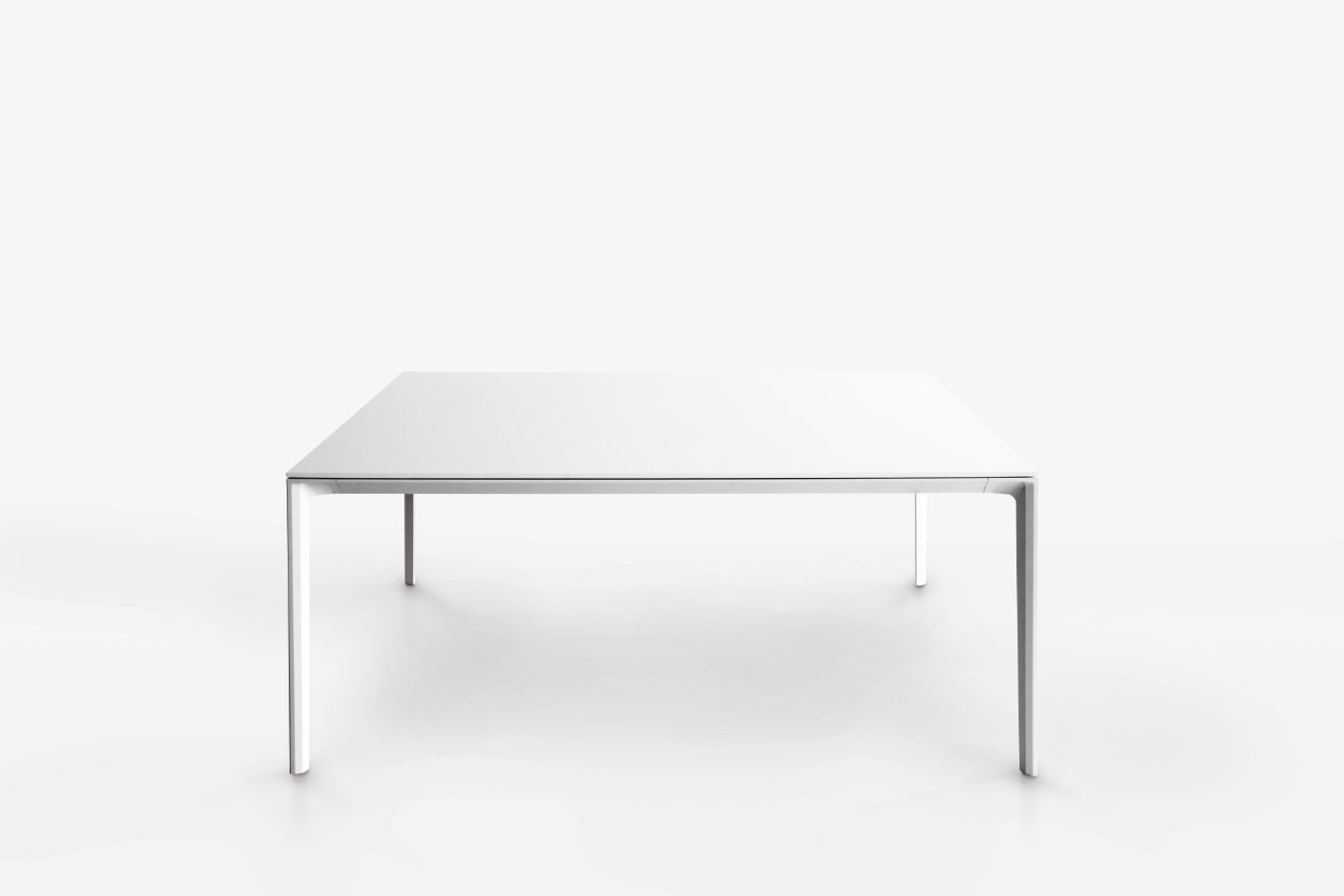 Add T Table desk from lapalma, designed by Francesco Rota
