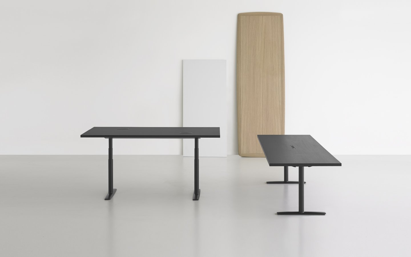 Acca Table desk from lapalma, designed by Francesco Rota