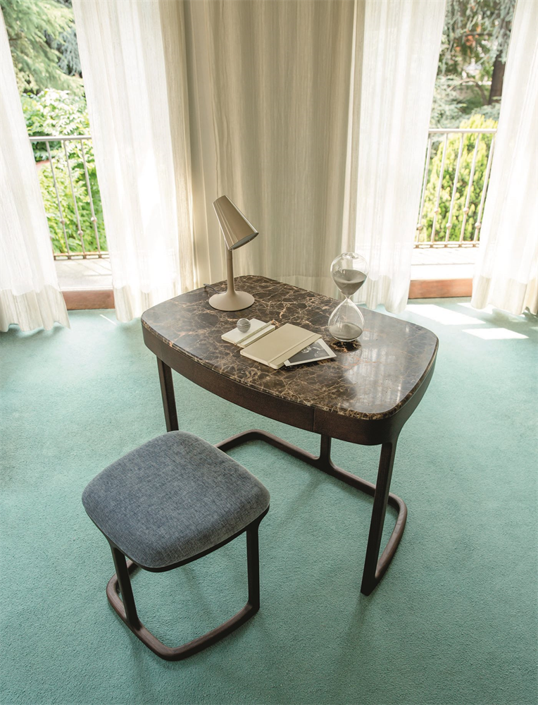 Maskara Coiffeuse/Desk from Porada, designed by E. Gallina
