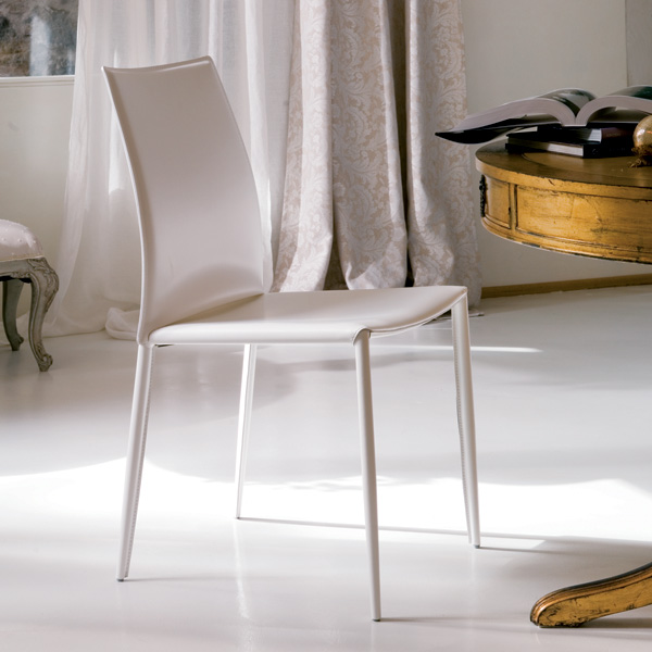 Linda Leather Dining Chair from Bontempi, designed by Daniele Molteni