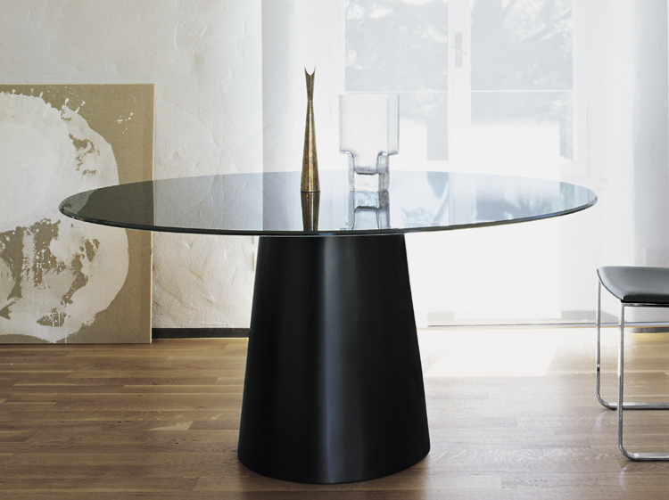 Totem dining table from Sovet