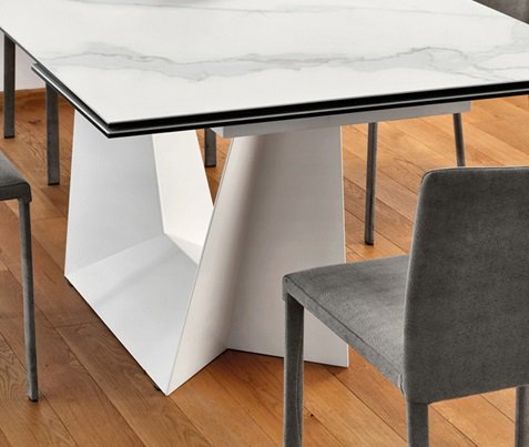 Trophy Dining Table from DomItalia