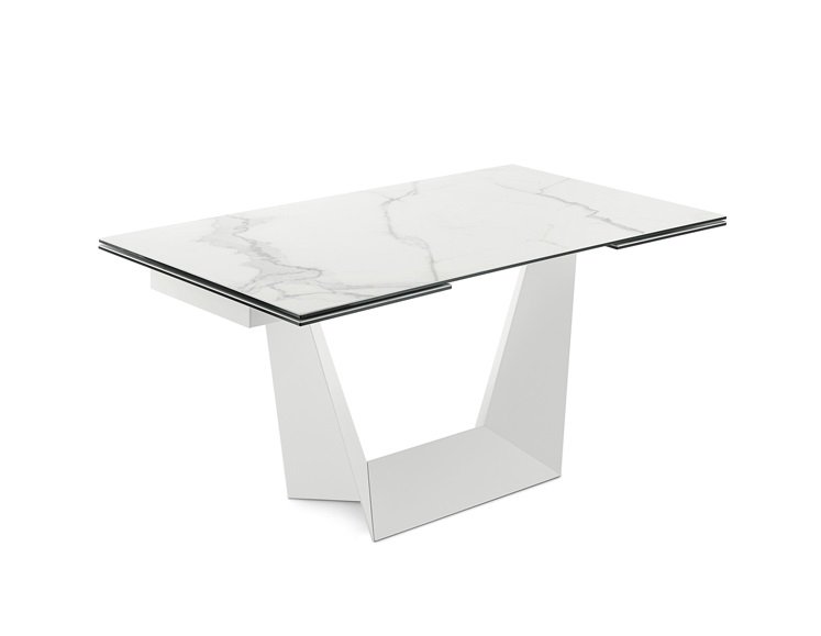 Trophy Dining Table from DomItalia