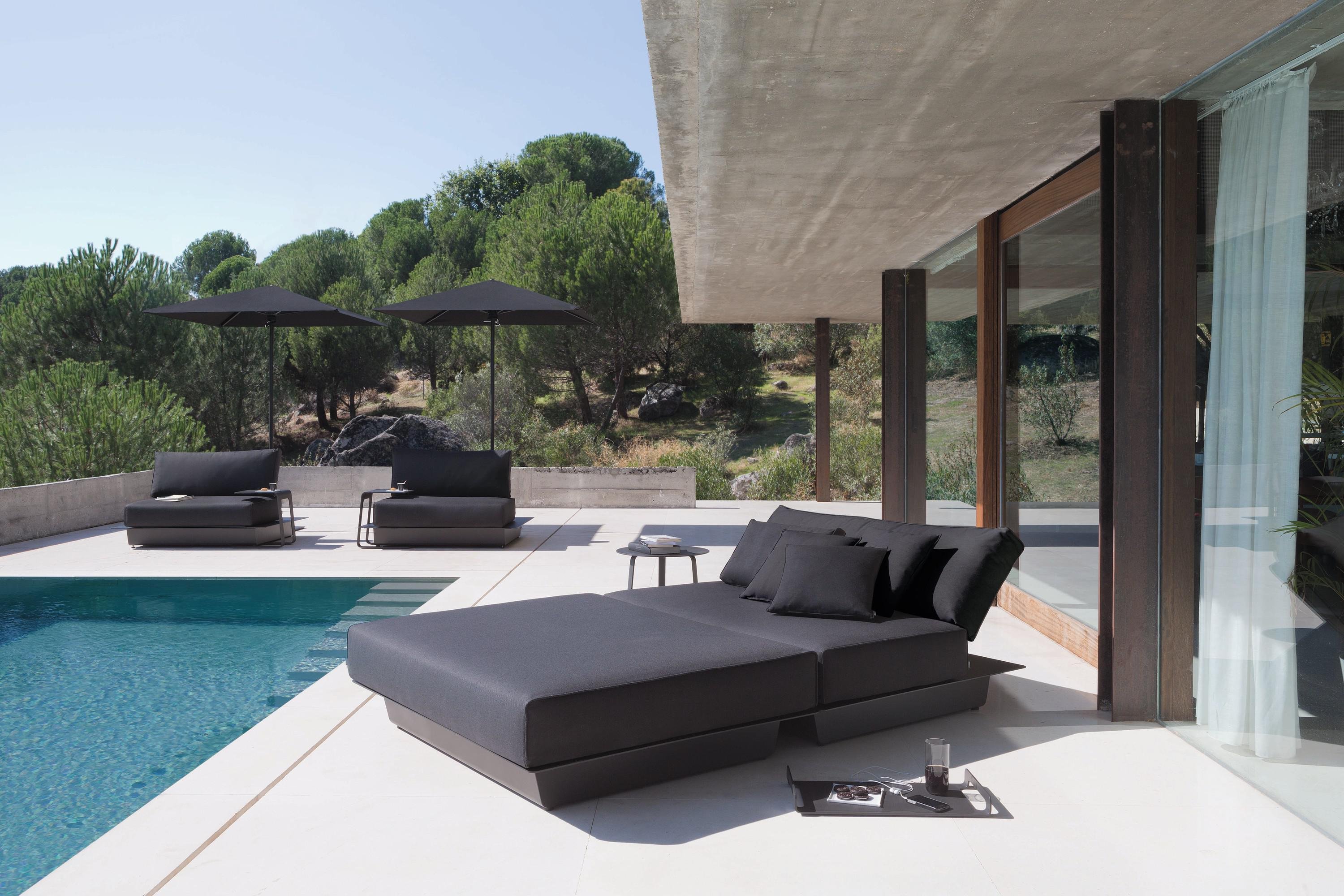 Manutti Air Daybed | Wooden Sunbed | Outdoor-Patio Furniture - Ultra Modern