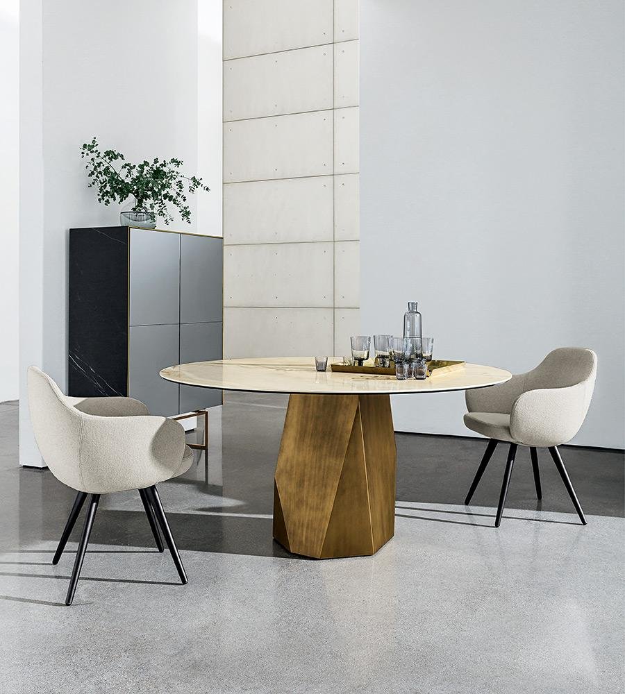 Deod dining table from Sovet, designed by Gianluigi Landoni