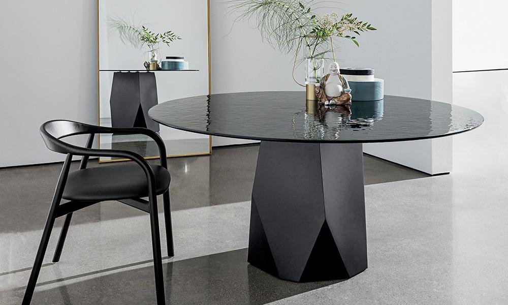 Deod dining table from Sovet, designed by Gianluigi Landoni
