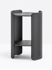 Parenthesis end table from Pedrali