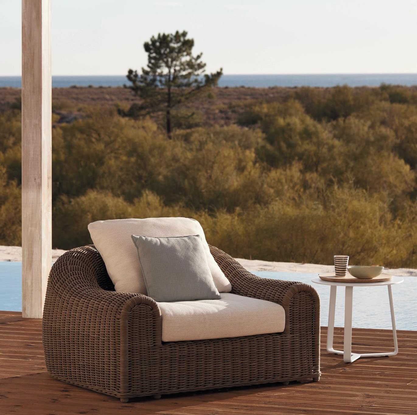 Manutti River Lounge Chair | Wooden | Outdoor-Patio Furniture - Ultra ...