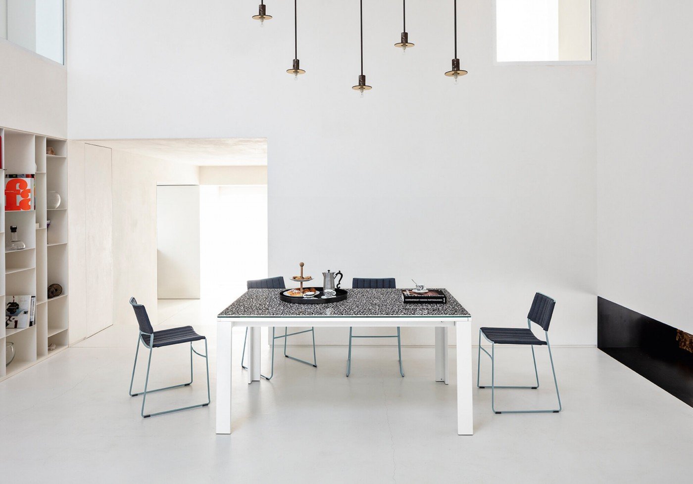 Marcopolo Extendable Table dining from Midj, designed by Paolo Vernier