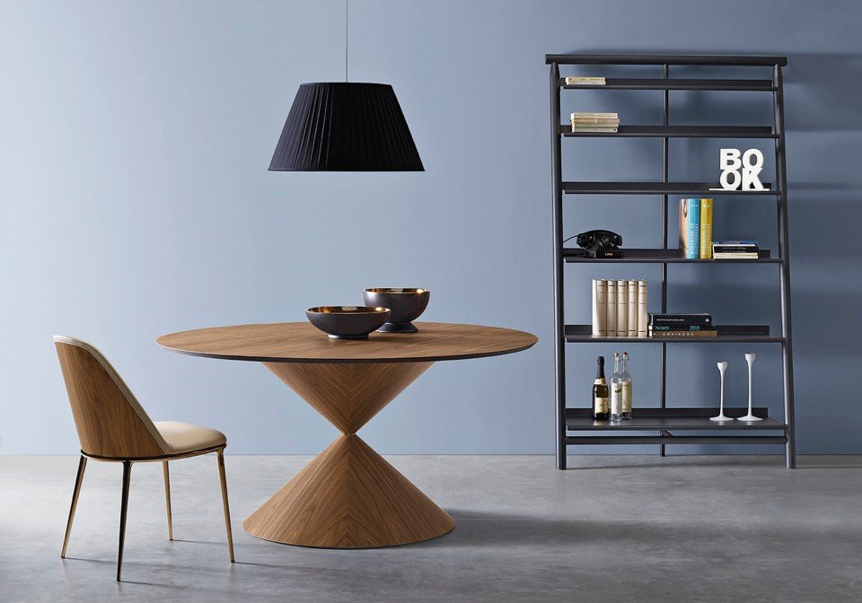 Clessidra Dining Table from Midj, designed by Paolo Vernier