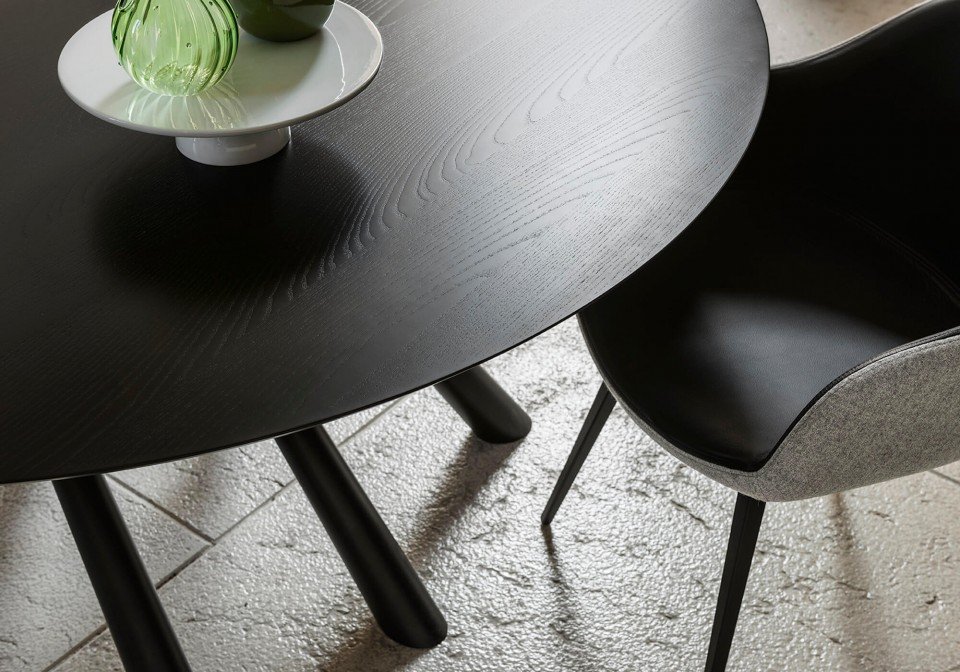 Forest Round Dining Table from Midj, designed by Beatriz Sempere