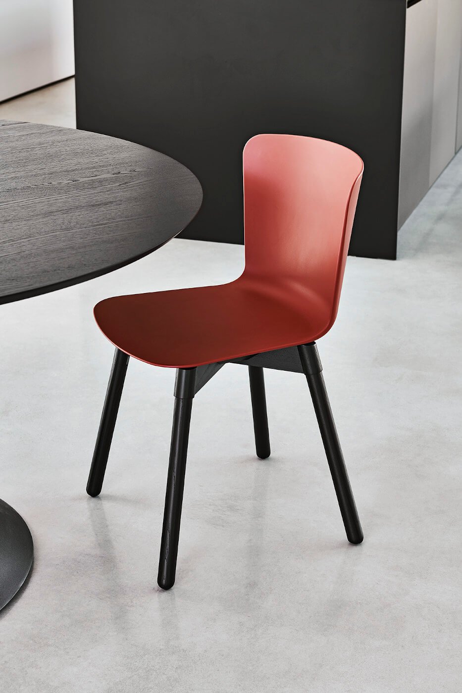 Calla S L_C PP Chair from Midj, designed by Fabrizio Batoni