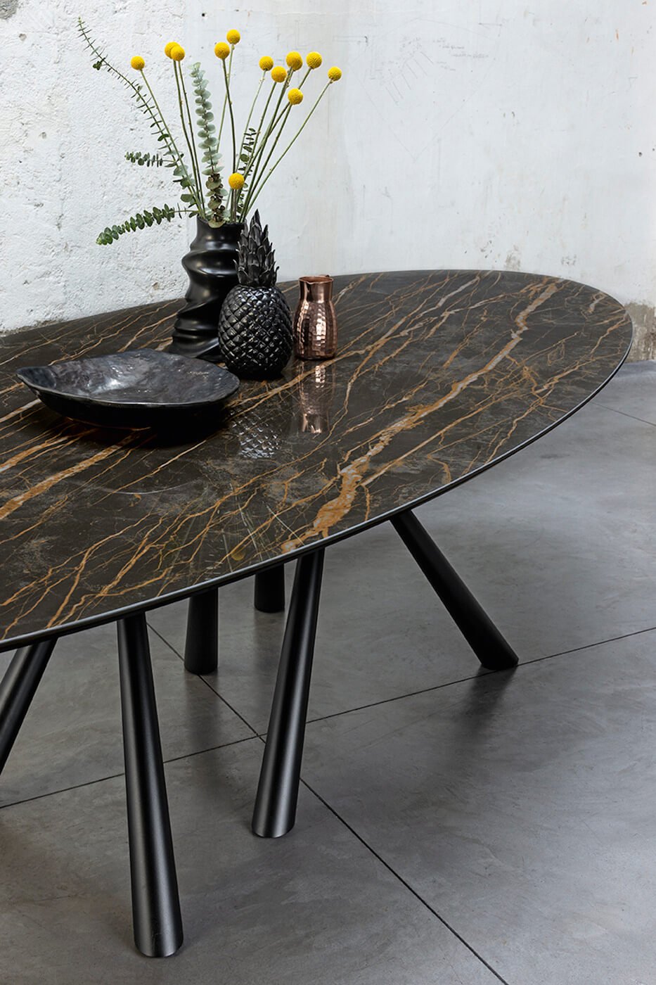 Forest Oval Dining Table from Midj, designed by Beatriz Sempere
