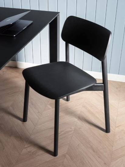 Oiva Chair from lapalma, designed by Antti Kotilainen